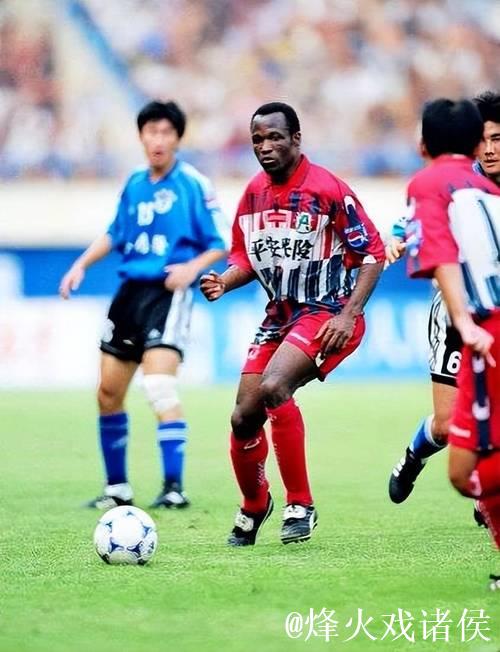 纳米比亚足球先驱艾里法斯-希武特:曾短暂加盟大连万达(下篇) 纳米比亚足球先驱艾里法斯-希武特:曾短暂加盟大连万达(下篇)